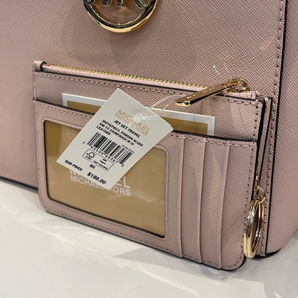 MICHAEL KORS
Jet Set Travel Small Saffiano Leather Top Zip Coin Pouch Wth ID
NWT - Picture 3 of 15